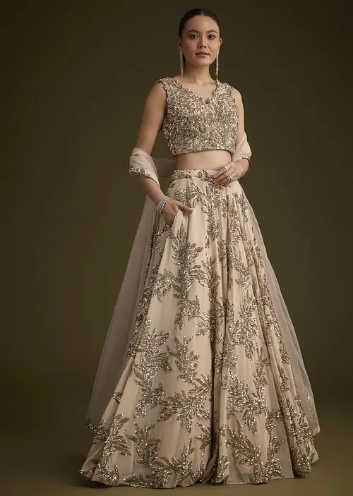 5 Iconic Sonam Kapoor Looks To Get Inspired From