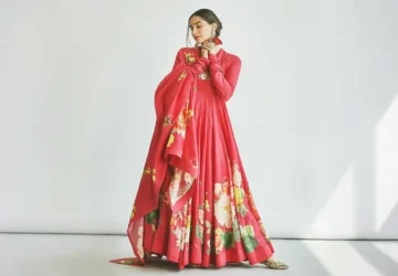 5 Iconic Sonam Kapoor Looks To Get Inspired From