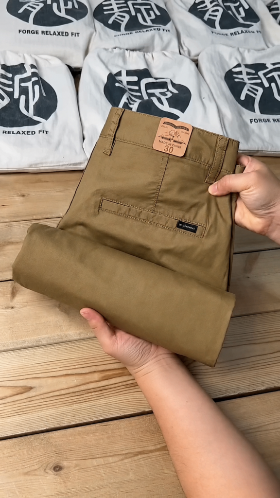 Regular-fit cotton cargo pants