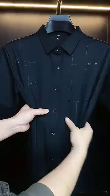 A classic opaque formal shirt in a regular fit
