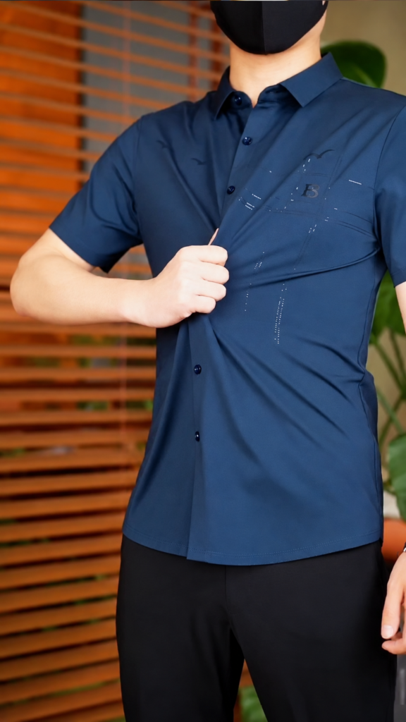 A blue regular-fit solid half-sleeve formal shirt